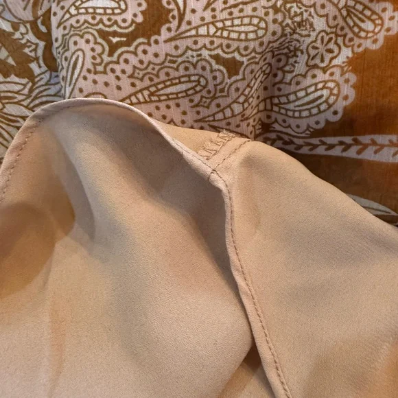 NWOT. Haute Hippie Boho Paisley Print Long Sleeve Chiffon Dress. Size Medium - Picture 11 of 13